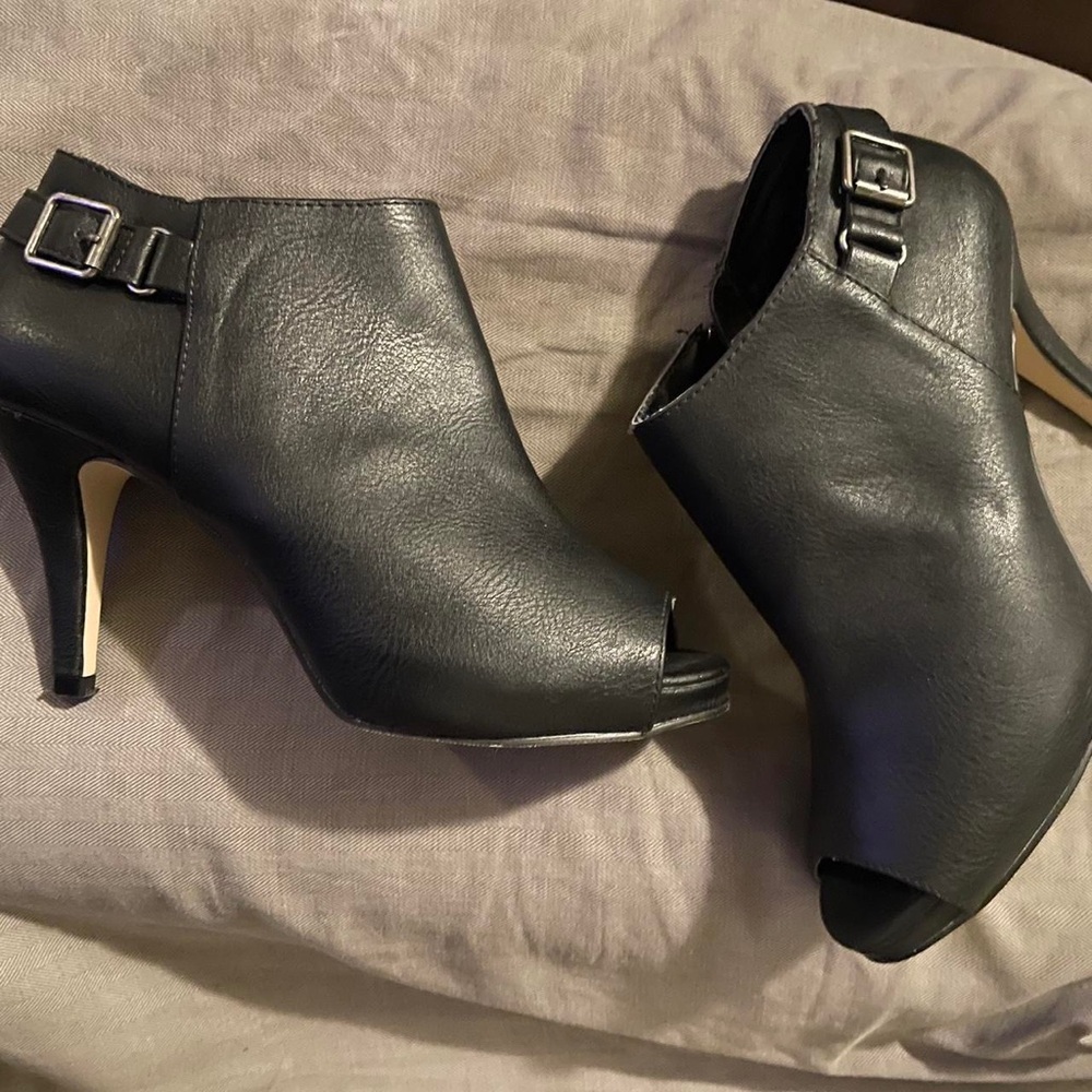 Gothic ankle boots heels peep toe 7 black Steve Madden